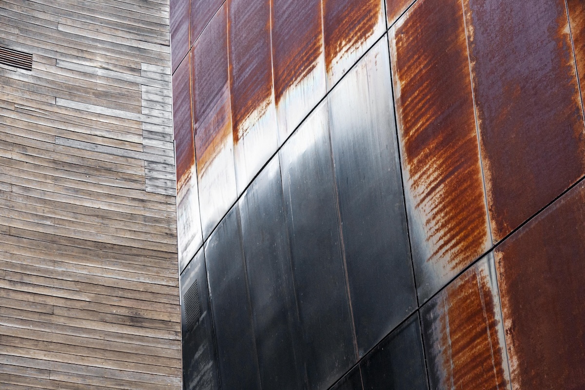 Auffrischung der Metallfassade